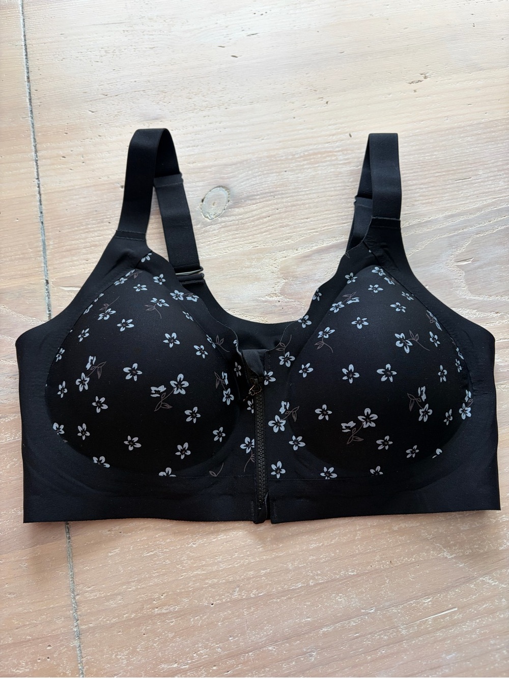 Front-Zip Floral T-Shirt Bra - Black Jelly bra